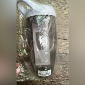 ISAGENIX promixx 24 oz shaker
